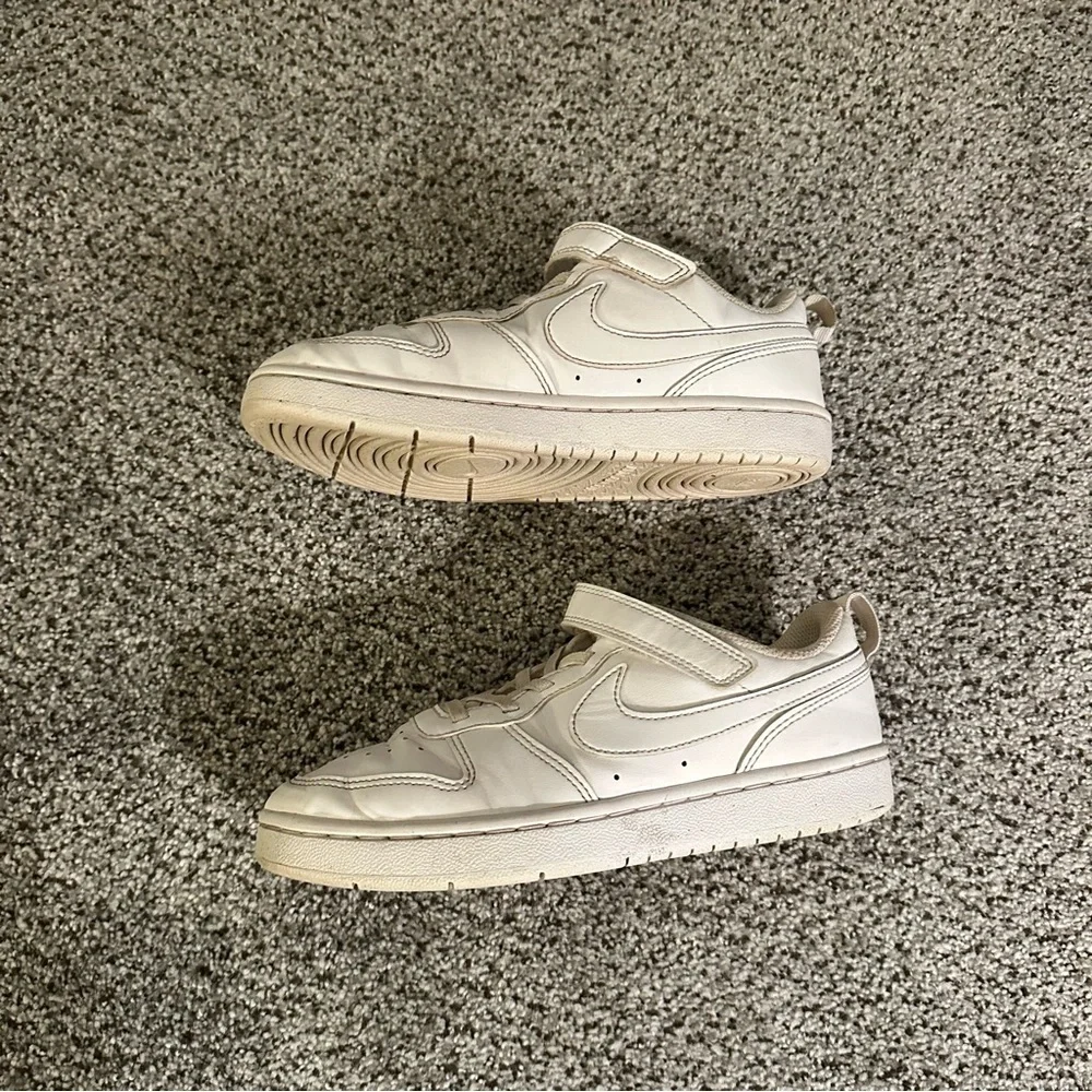 Big Kids NIKE COURT 2.5 White Sneakers Retail $60